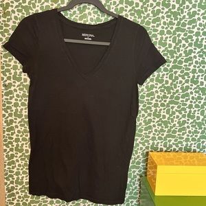 EUC V-neck Black Tee Size: S Brand: Merona